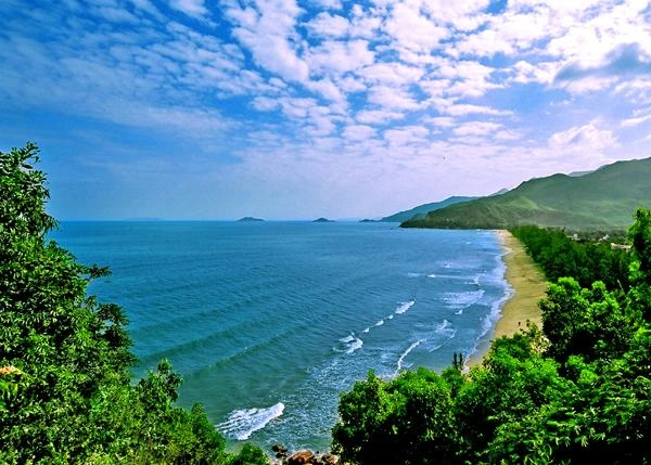 Đậm đà vị biển với ẩm thực đặc sắc tại Bãi Dài