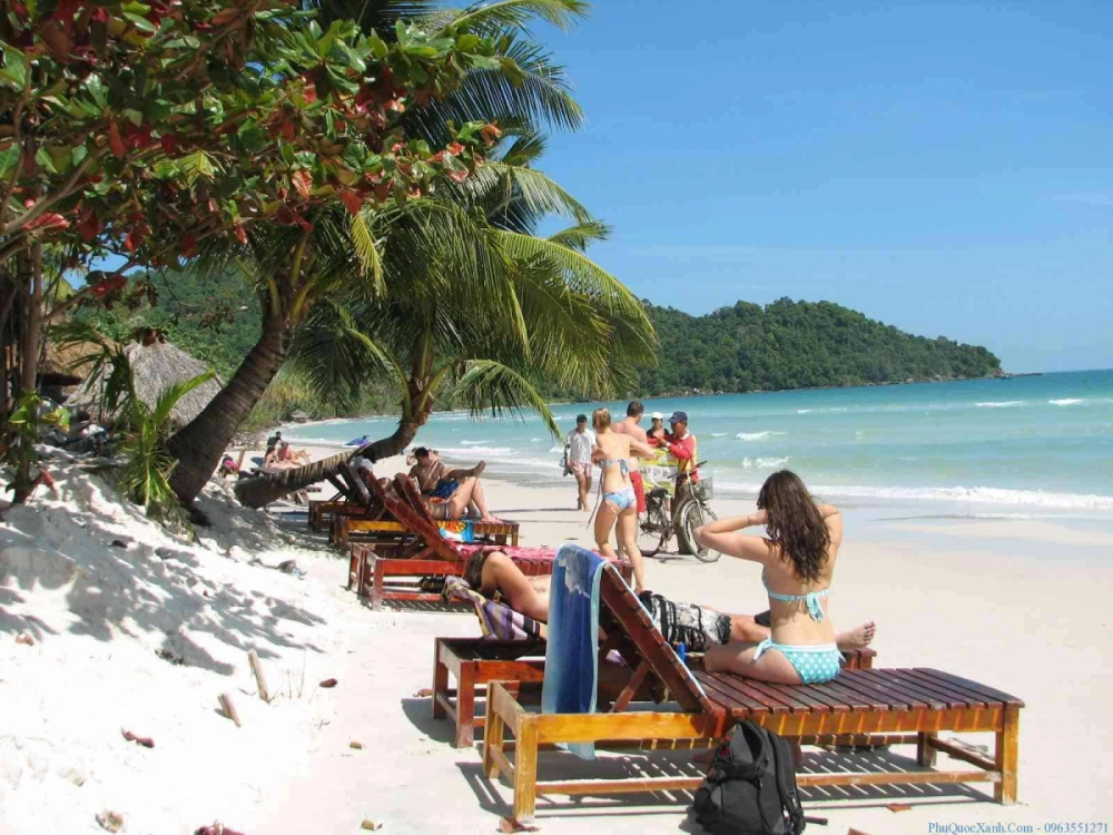 Đến đây để tắm biển và phơi nắng thả ga