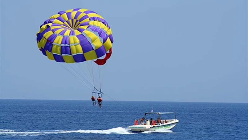 Hứng khởi cùng thử thách với trò chơi thể thao nước tại Bãi Tranh Nha Trang