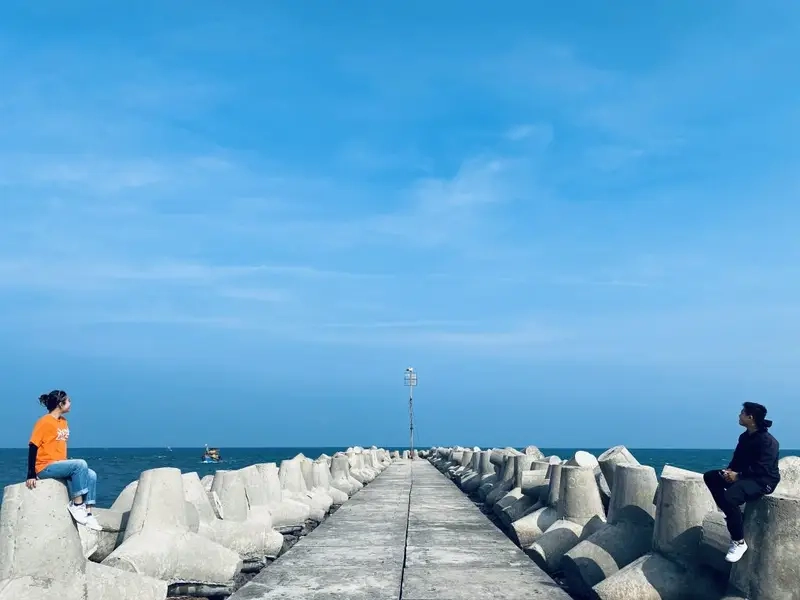Đừng bỏ lỡ cây cầu đá độc đáo giữa biển ấn tượng check in