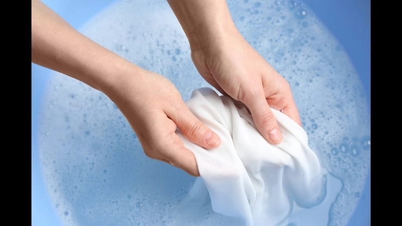  Cách giặt áo lông không bị bết với giấm trắng.