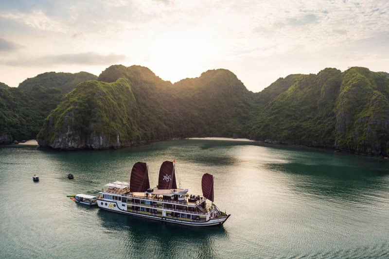 Rủ bạn bè khám phá hoạt động thú vị ở Cát Bà