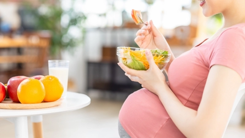  Chế độ dinh dưỡng lành mạnh của mẹ là nền tảng cho sự phát triển khỏe mạnh của bé