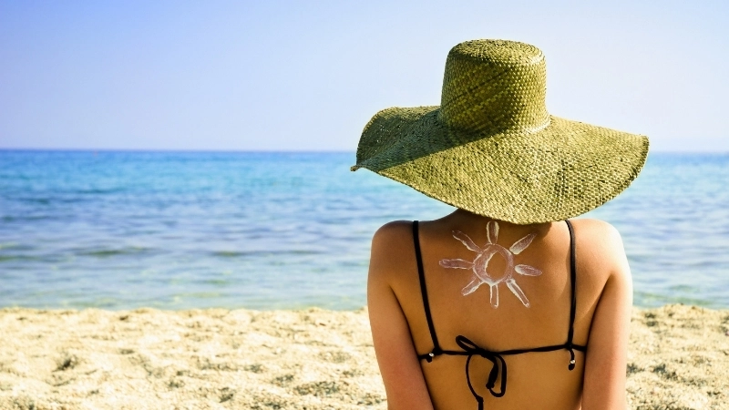 Tia UV giúp tổng hợp vitamin D, hỗ trợ xương chắc khỏe.