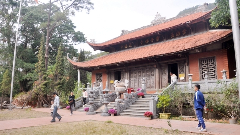 Trải nghiệm vãng cảnh chùa Lôi Âm