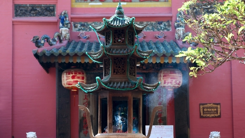 Những lưu ý khi đi chùa Ngọc Hoàng
