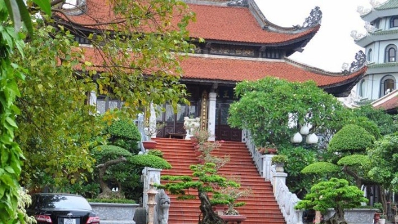 Nhà Tổ – không gian thờ tự trang nghiêm