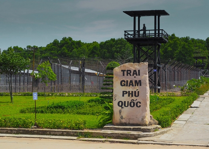 Kết hợp ghé thăm nhà tù phú quốc khi khám phá vùng biển đảo