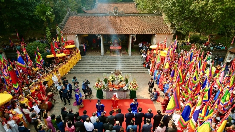 Khu lăng mộ Bà Triệu trên đỉnh núi Tùng