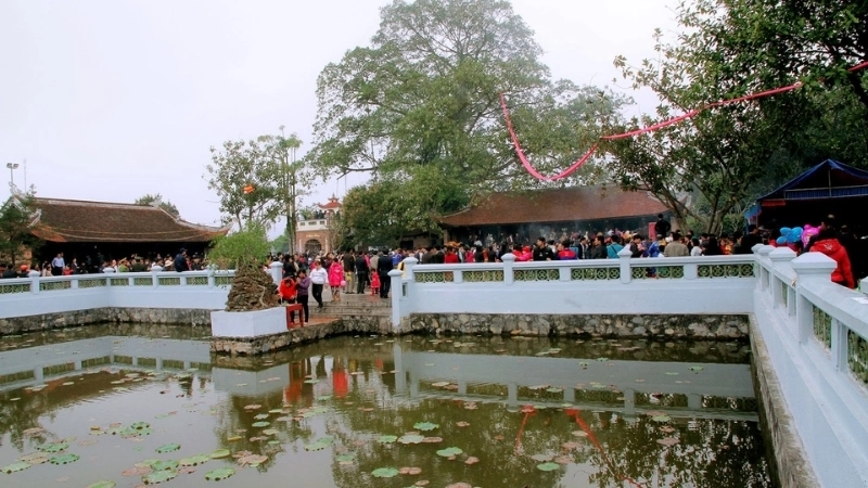 Du khách nên tìm hiểu kỹ hoặc hỏi thăm người dân để hiểu rõ các nghi lễ