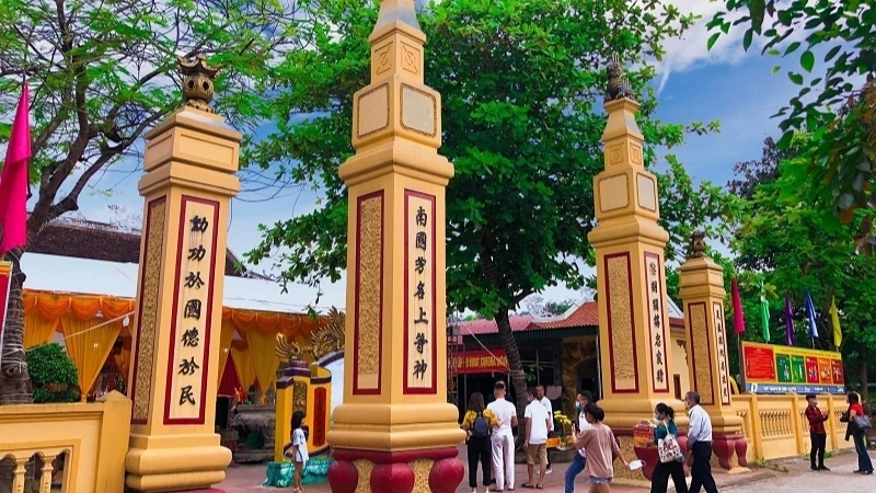 Vẻ đẹp kiến trúc của đền Ông Hoàng Mười
