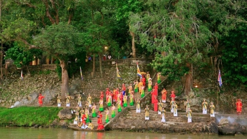 Một số lưu ý khi đến với điện Hòn Chén
