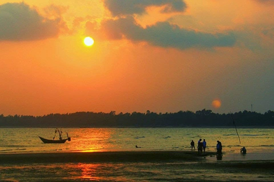 Đắm chìm chiêm ngưỡng hoàng hôn lãng mạn trên biển