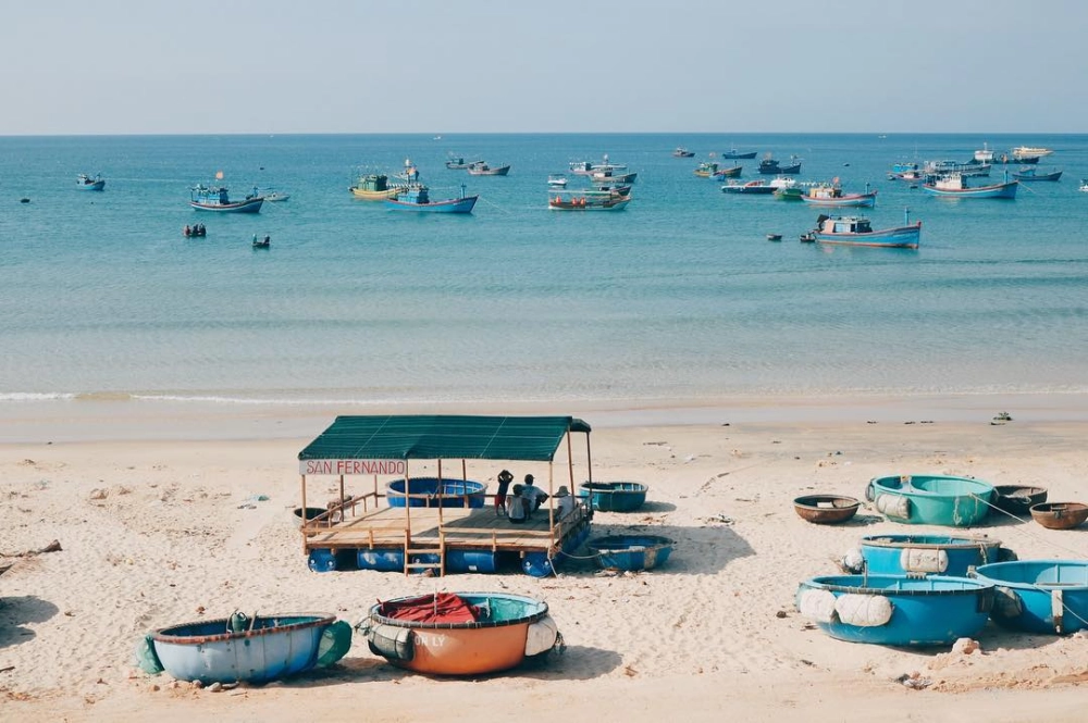 Thơ mộng làng chài Gành Đỏ và chợ quê xưa