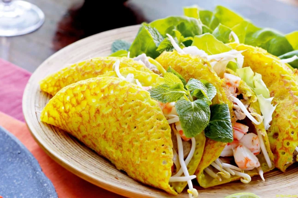 Gành Yến hấp dẫn với món bánh xèo hải sản thơm lừng