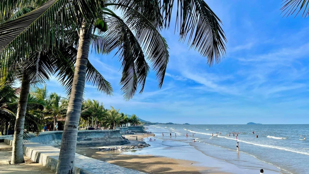 Cảnh đẹp cuốn hút trong giới thiệu về biển Hải Tiến