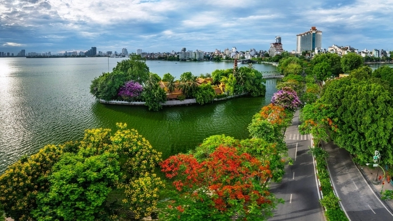 Hồ Tây không chỉ là một hiện tượng địa chất mà còn là một phần của lịch sử, văn hóa và tâm linh