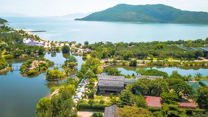 Lạc lối giữa thiên nhiên tại Suối Hoa Lan