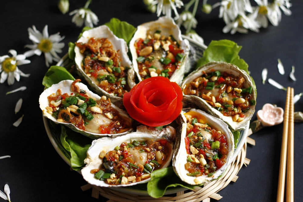 Không thể cưỡng lại hàu nướng mỡ hành béo ngậy