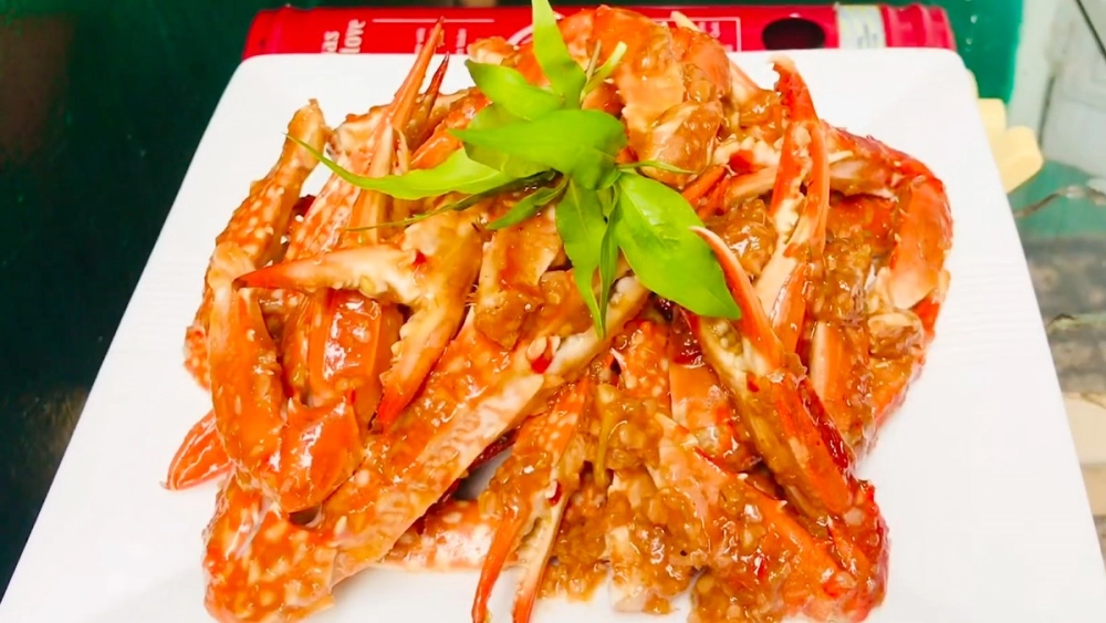 Đậm đà hương vị ghẹ rang me bên ba hòn đầm