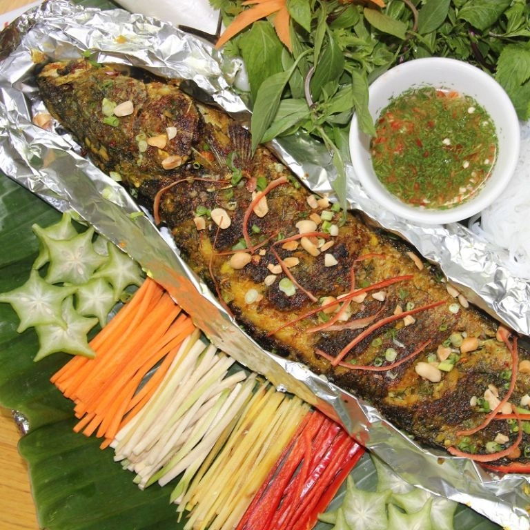 Đừng bỏ lỡ thưởng thức cá xương xanh nướng giấy bạc đặc sản