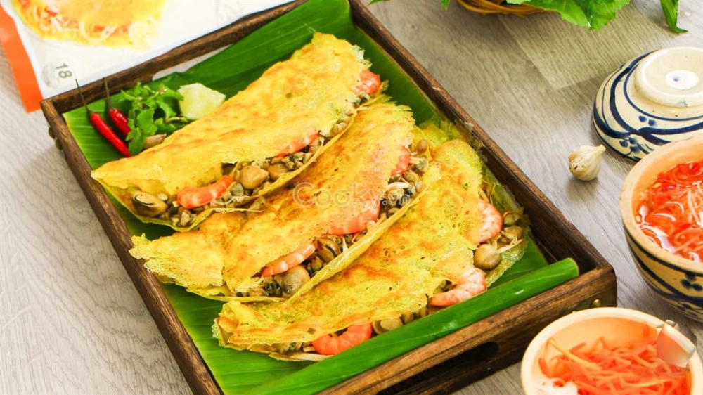 Đừng bỏ lỡ món bánh xèo tôm mực đậm vị tại Hòn Sỏi Nha Trang