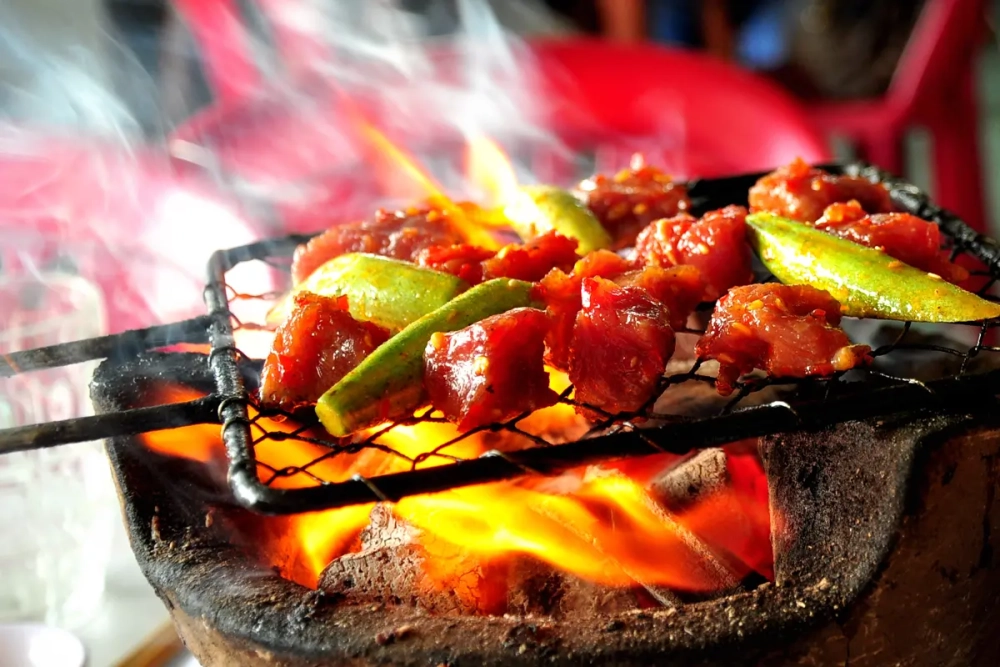 Hấp dẫn khói lửa từ bò nướng Lạc Cảnh Lac Canh