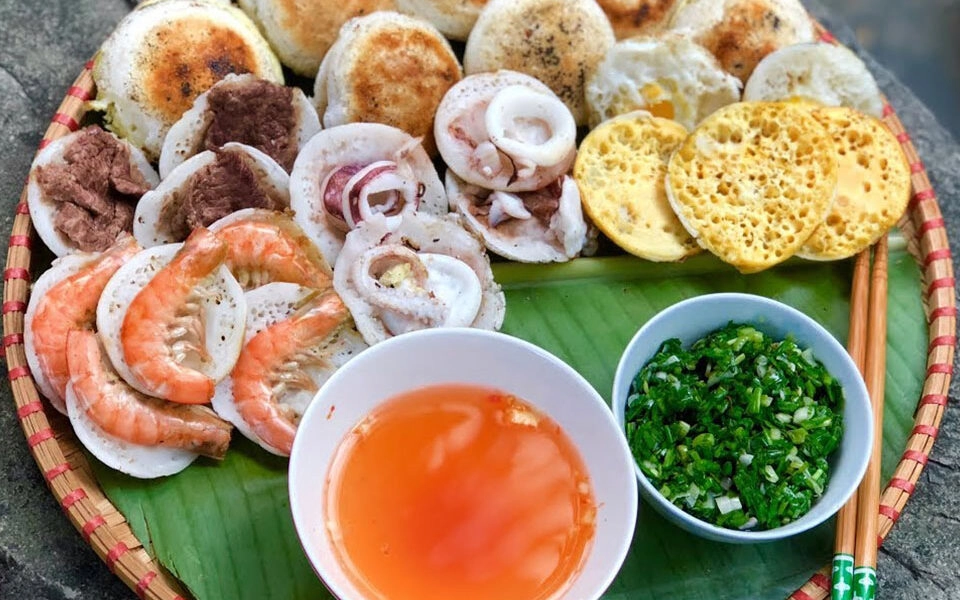 Vị quê nhà đậm đà với bánh căn dân dã