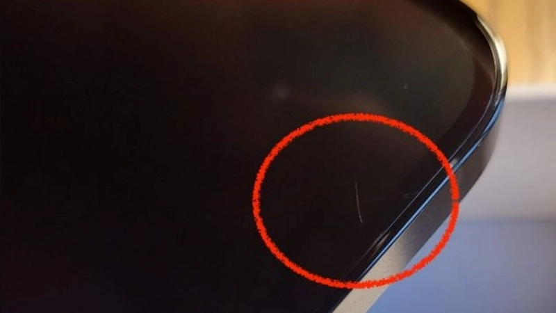 iPhone bị xước film có sao không?
