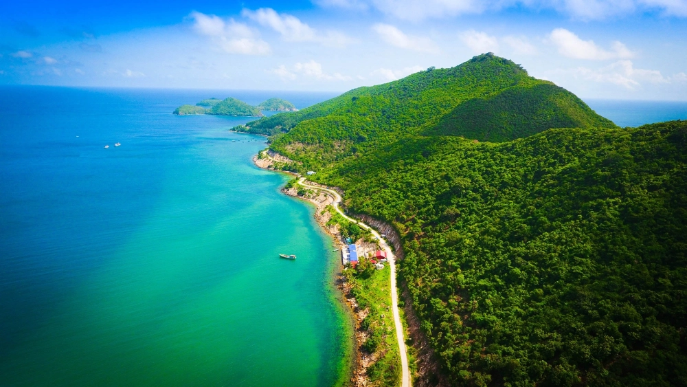 Đắm chìm trong làn nước xanh của nam du biển Kiên Giang