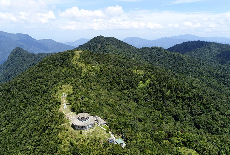Trải nghiệm trekking cực chất tại núi Bạch Mã