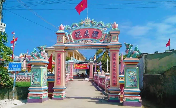 Nơi linh thiêng cổ kính Âm Linh Tự