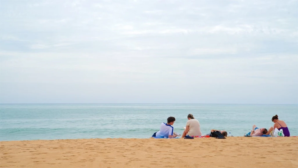 Trải nghiệm tắm biển an toàn và thư giãn sảng khoái