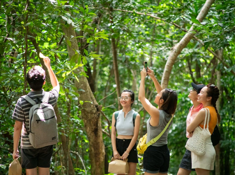 Hành trình trekking khám phá thiên nhiên đảo thú vị