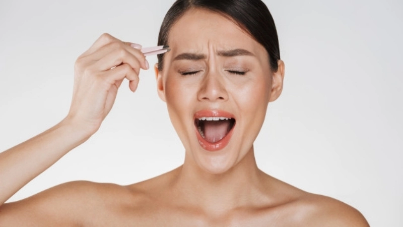 Phương pháp và mẹo chữa trị khi bị tổn thương do nhổ lông mày