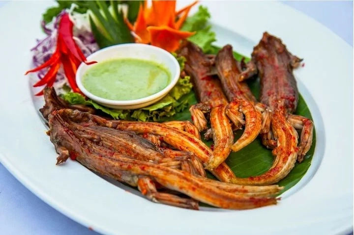 Lạ miệng cùng đặc sản dông 7 món trứ danh