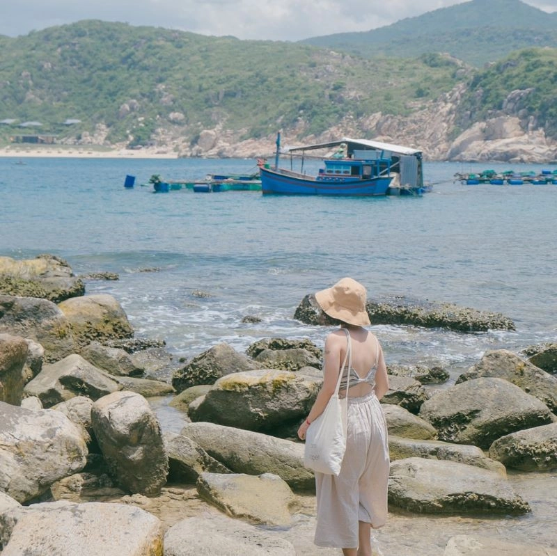 Trải nghiệm dạo biển và khám phá cung đường ven biển dài 10km