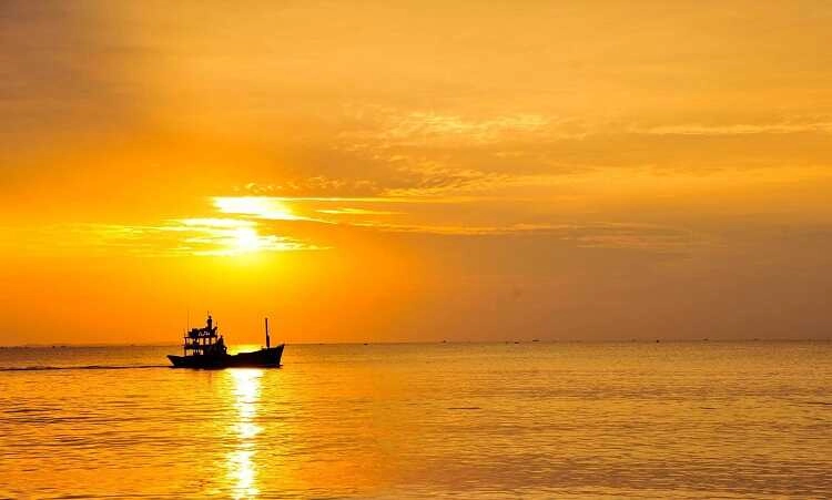 Đừng bỏ lỡ săn bình minh và hoàng hôn trên biển lãng mạn