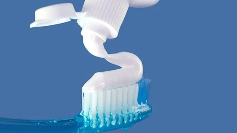 Mẹo và biện pháp chữa trị khi bị nuốt kem đánh răng