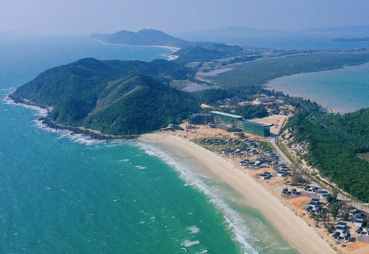Chiêm ngưỡng dòng sông giữa đôi bờ cát trắng