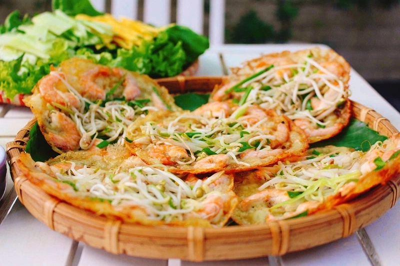 Đậm đà hương vị với món bánh xèo tôm nhảy đặc sản trứ danh
