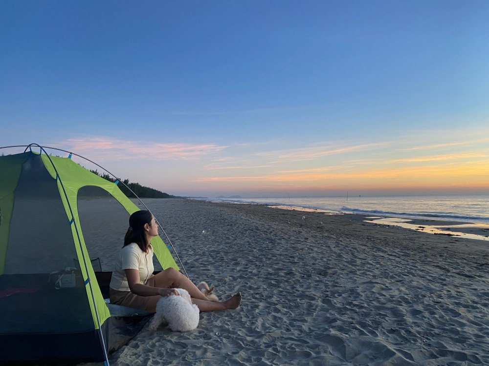 Thử ngay tổ chức dã ngoại cắm trại bên bờ biển chill cực
