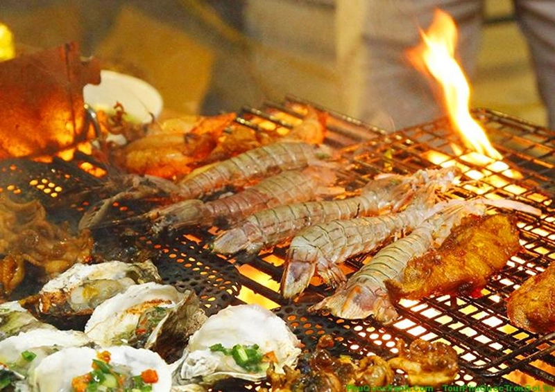 Say mê thưởng thức hải sản tươi sống ngay tại đảo