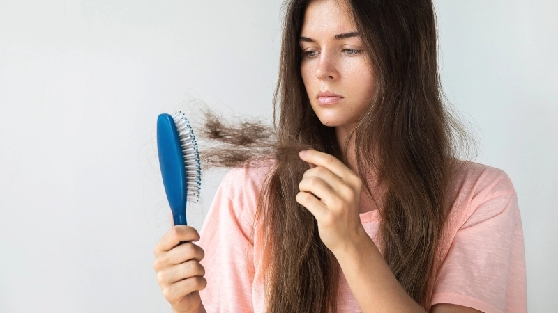 Rụng tóc nên bổ sung gì để tóc chắc khỏe hơn?