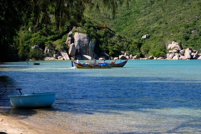 Trải nghiệm đời sống mộc mạc tại làng chài Sơn Đừng yên bình