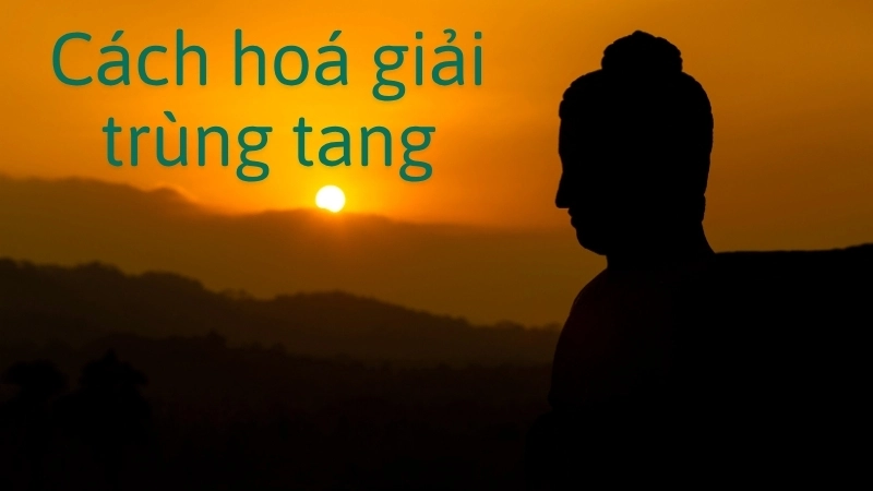  Thầy cúng thực hiện nghi lễ hóa giải trùng tang theo quan niệm dân gian