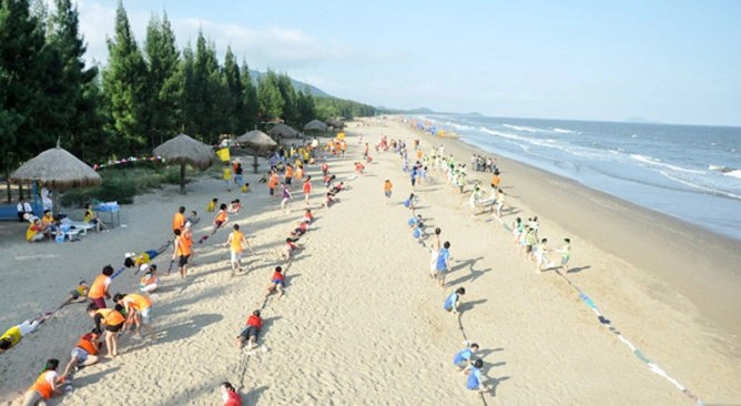 Sôi động với tham gia hoạt động thể thao biển cực cuốn hút