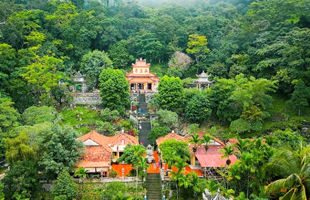 Thử sức leo núi tà cú và chiêm ngưỡng thiên nhiên hùng vĩ