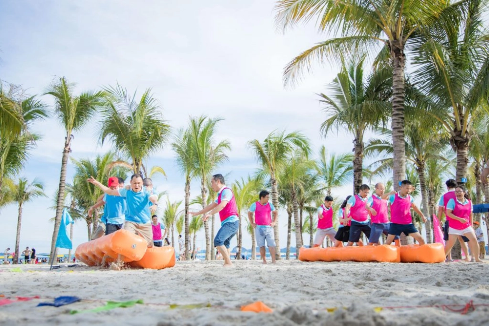 Gắn kết với nhóm bằng team building vui nhộn trên biển
