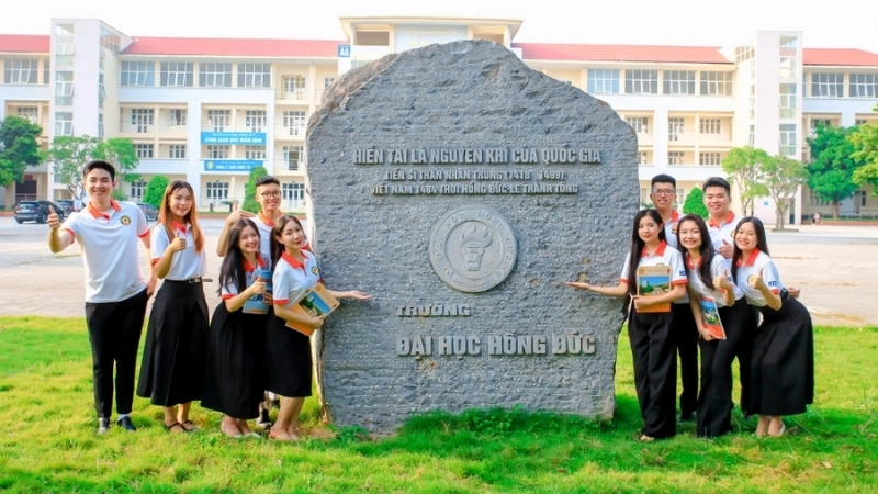Nhà trường tuyển sinh trên toàn quốc.